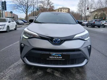 Car image 3