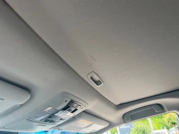 Car image 36