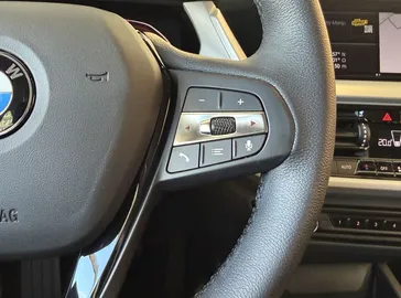 Car image 38