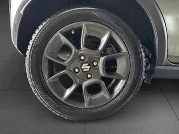 Car image 13
