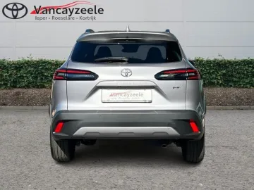 Car image 4