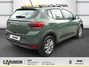 Car image 4