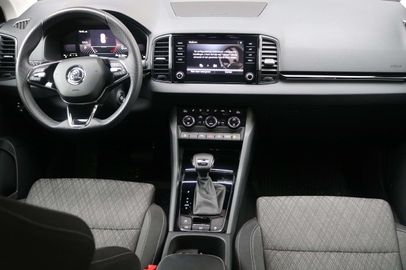 Car image 11