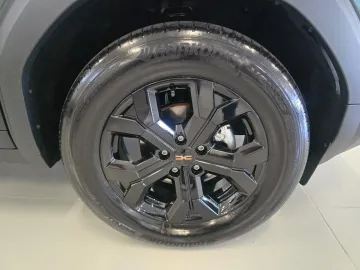 Car image 27