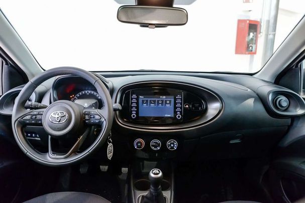 Toyota Aygo X 1.0 VVT-i 53 kW image number 12