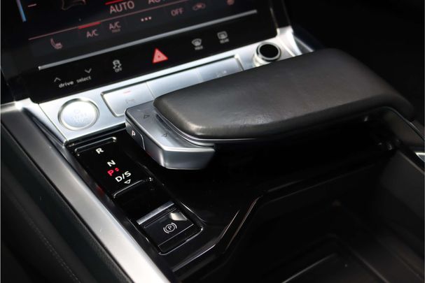 Audi e-tron 50 quattro 230 kW image number 35