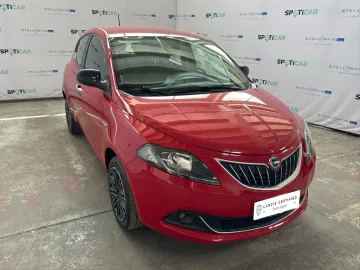 Car image 2