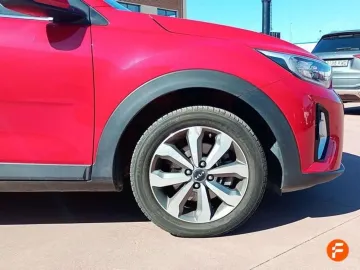 Car image 26