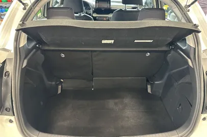 Car image 30