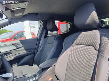 Car image 24