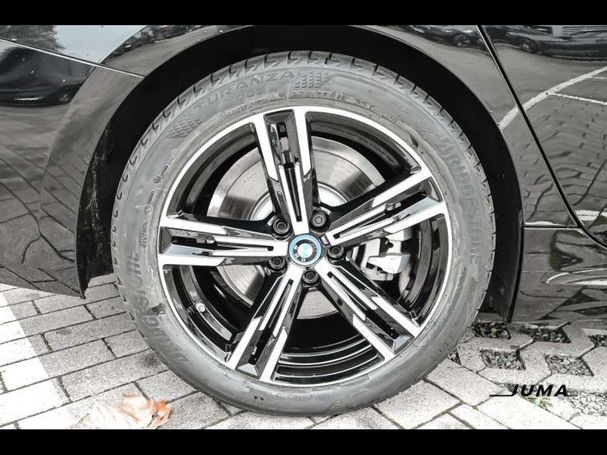 BMW 330e Touring 215 kW image number 5