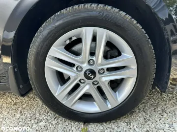 Car image 29