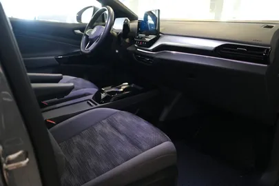 Car image 33
