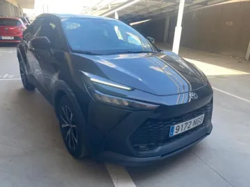 Car image 3