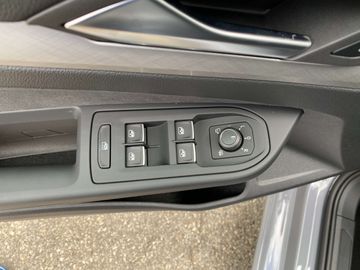 Car image 36