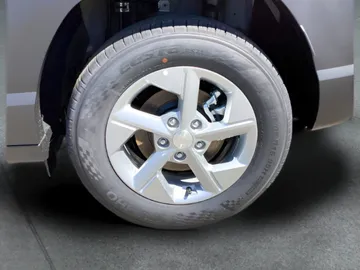 Car image 25