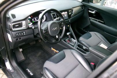 Car image 31