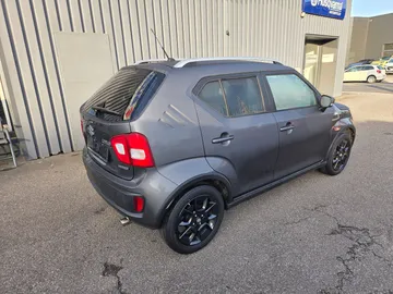 Car image 5
