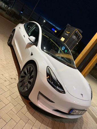 Tesla Model 3 Performance AWD 377 kW image number 4