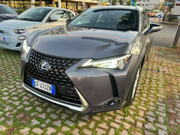 Lexus UX 250h 135 kW image number 14