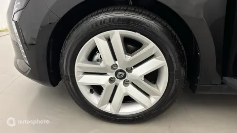 Car image 20