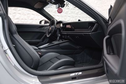 Car image 31