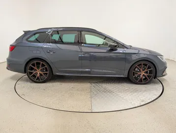 Car image 37