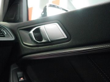 Car image 36