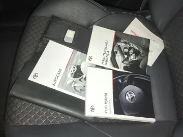 Car image 17