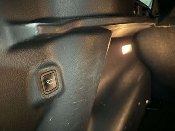 Car image 36