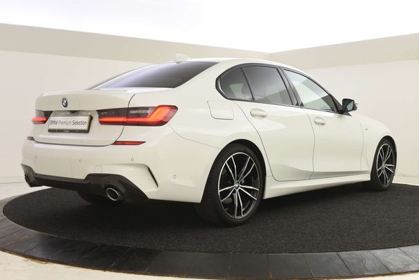 BMW 320i M Sport 135 kW image number 2