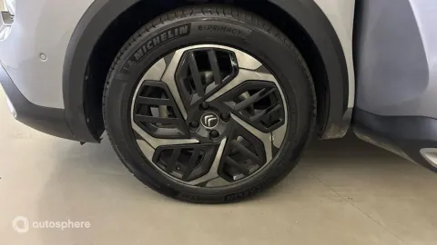 Car image 20