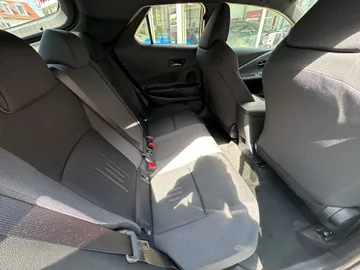 Car image 26