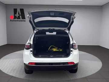 Car image 29