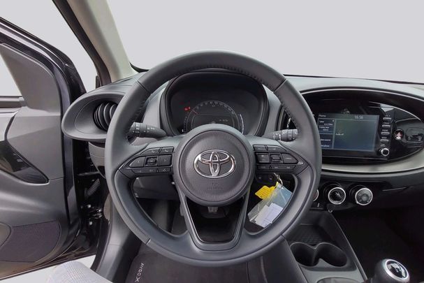 Toyota Aygo X 1.0 VVT-i 53 kW image number 8