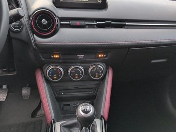 Car image 14