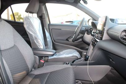 Car image 11