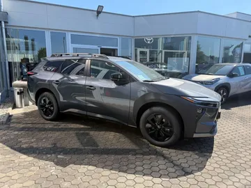Car image 4