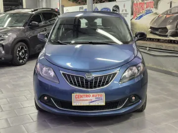 Car image 2