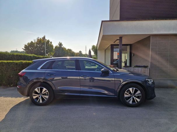 Audi Q8 55 quattro e-tron Advanced 300 kW image number 2