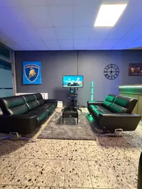 Car image 37