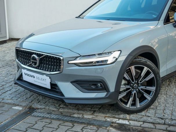 Volvo V60 Cross Country AWD 184 kW image number 10