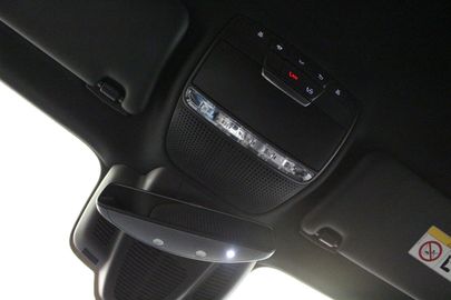 Car image 32