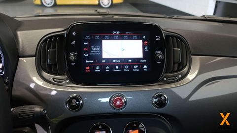 Car image 11