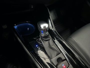 Car image 11