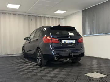Car image 32