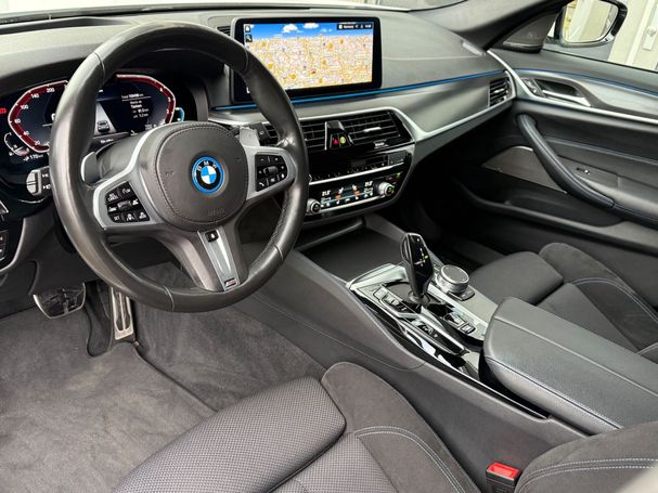 BMW 530 Touring xDrive 215 kW image number 13