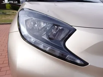 Car image 26