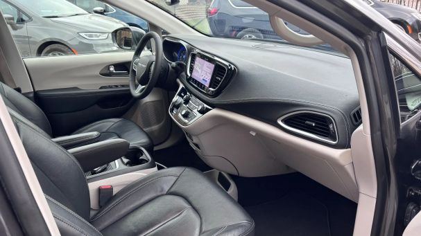 Chrysler Pacifica 214 kW image number 24