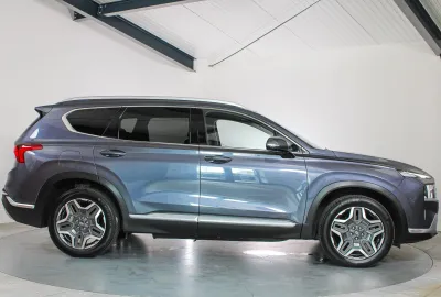 Car image 3